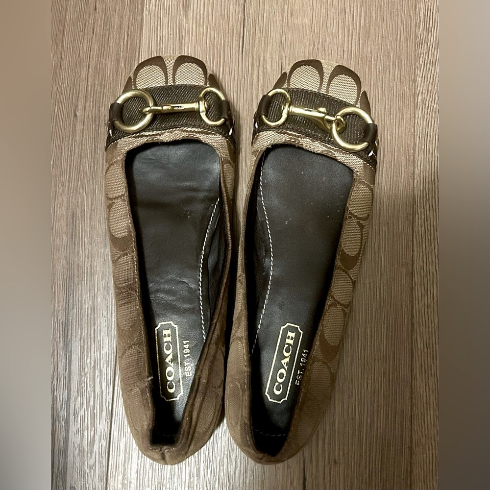Coach flats